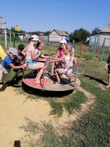 На детской площадке
